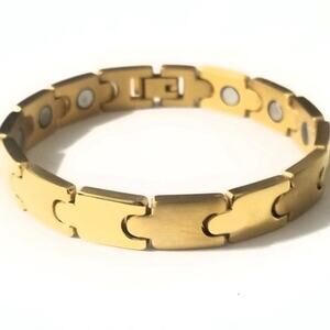 New stainless steel gold‎ magnetic bracelet 7.5"